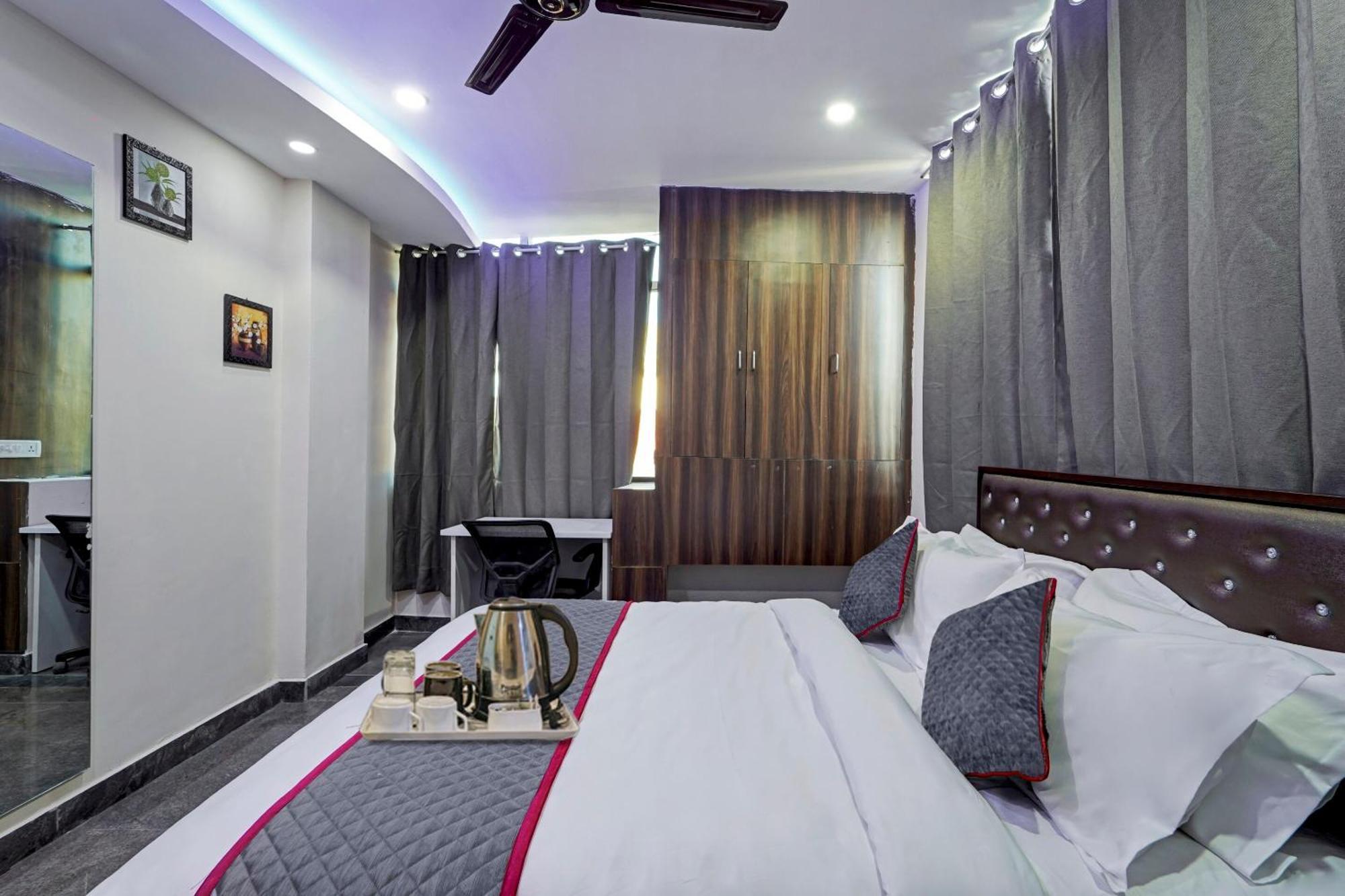 Super Townhouse G Silver Hotels Near Us Biometric Ченнаи Экстерьер фото